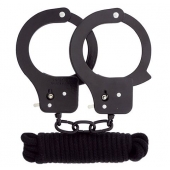 Чёрные наручники из листового металла в комплекте с веревкой BONDX METAL CUFFS LOVE ROPE SET - Dream Toys - купить с доставкой в Балашихе