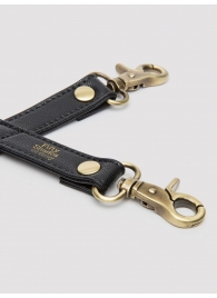 Черный фиксатор для манжет Bound to You Faux Leather Hogtie - Fifty Shades of Grey - купить с доставкой в Балашихе