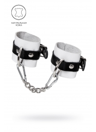 Бело-черные кожаные наручники с одним ремешком с люверсами - Pecado - купить с доставкой в Балашихе