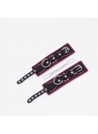 Черно-розовые кожаные наручники с розовой строчкой - Crazy Handmade - купить с доставкой в Балашихе