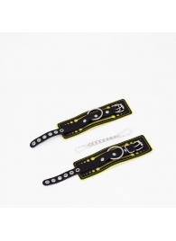 Черно-желтые кожаные наручники с жёлтой строчкой - Crazy Handmade - купить с доставкой в Балашихе