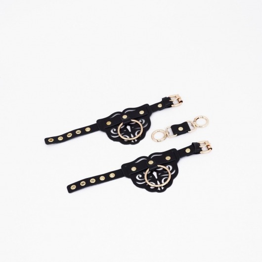 Черные кожаные наручники с клепками, кольцами и золотистой фурнитурой - Crazy Handmade - купить с доставкой в Балашихе