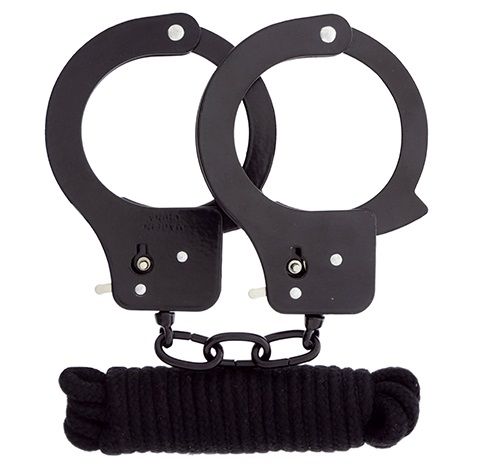 Чёрные наручники из листового металла в комплекте с веревкой BONDX METAL CUFFS LOVE ROPE SET - Dream Toys - купить с доставкой в Балашихе